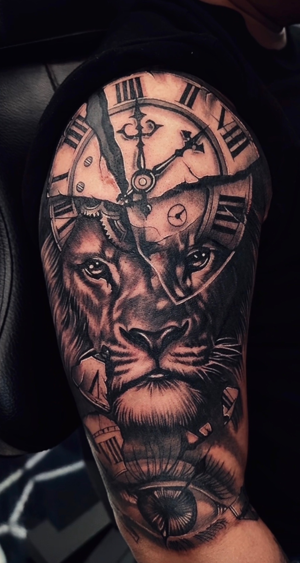 Interior of Alma Tattoo studio